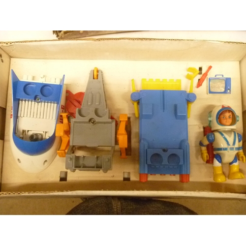 80 - LUNAR SCOUT BATTERY OPERATED MOON EXPLORER - BOX LID TATTY CONTENTS APPEARS TO BE GOOD BUT NOT VERIF... 