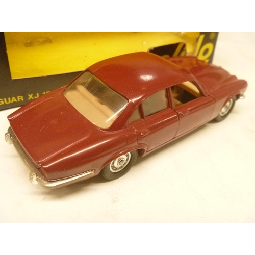 85 - SOLIDO JAGUAR XJ12 (BOX DAMAGE)