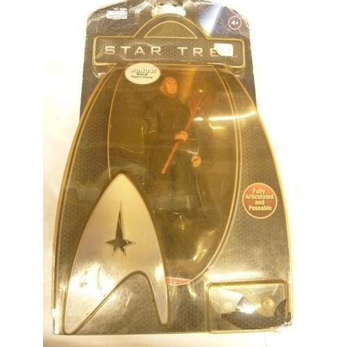 91 - STAR TREK FIGURE IN PACKET