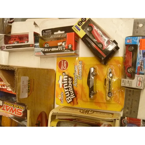 32 - BOX OF ACTION CITY FAST WHEEL AND BURAGO AND LLEDO