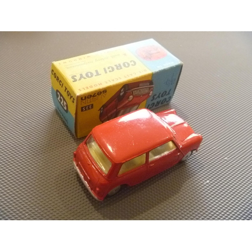 120 - VINTAGE ORIGINAL CORGI TOYS MINI AUSTIN 7 (DIECAST AND BOX ARE VERY GOOD)