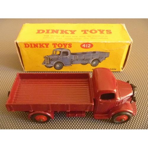 130 - VINTAGE DINKY TOYS AUSTIN WAGON (DIECAST VERY GOOD, BOX GOOD BUT END FLAP TAPED ON)