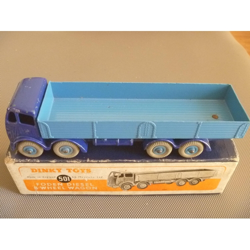 132 - VINTAGE DINKY TOYS FODEN 8 WHEEL WAGON (DIECAST GOOD, BOX GOOD)