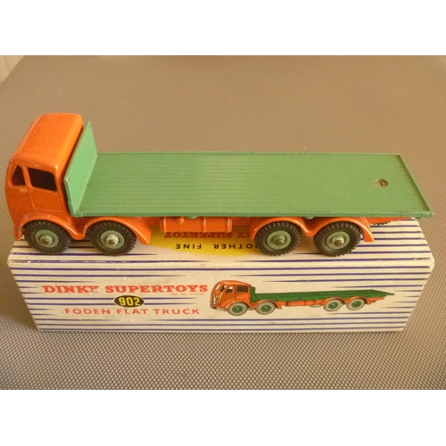 133 - VINTAGE DINKY TOYS FODEN 8 WHEELFLAT TRUCK (DIECAST VERY GOOD, BOX VERY GOOD)