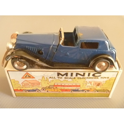 135 - VINTAGE TRIANG MINIC TINPLATE CLOCKWORK VAUXHALL RUST SPOTS AND WORKING MOTOR, BOX IS GOOD