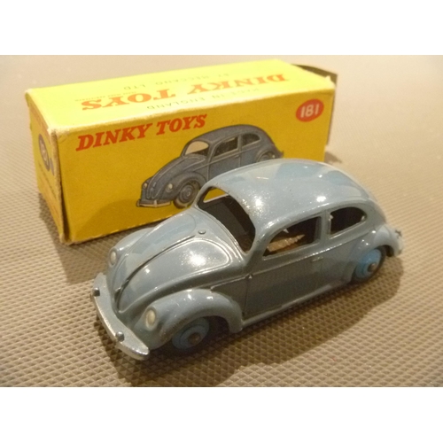 151 - ORIGINAL ENGLISH DINKY TOYS VOLKSWAGEN BEETLE (1 END FLAP MISSING FROM BOX)