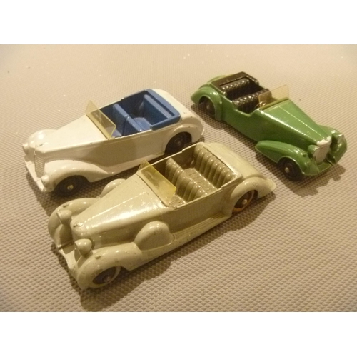 157 - ORIGINAL ENGLISH DINKY TOYS ARMSTRONG ALVIS AND LAGONDA