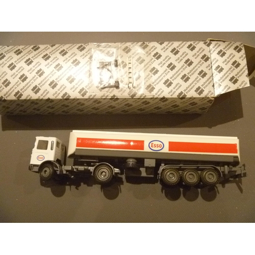 175 - CONRAD 3122 MAN DIESEL TRUCK + ESSO TANKER TRAILER -WHITE 1:50