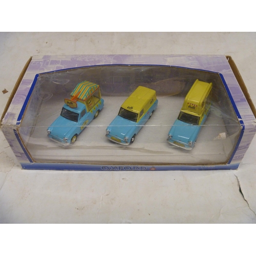 28 - OXFORD DIECAST WALLS ICE CREAM FORD THAMES SET OF 3