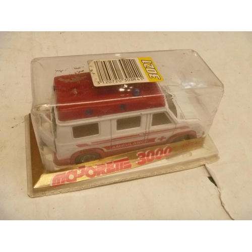 MAJORETTE DIECAST AMBULANCE (PACKAGING PARTLY OPENED)