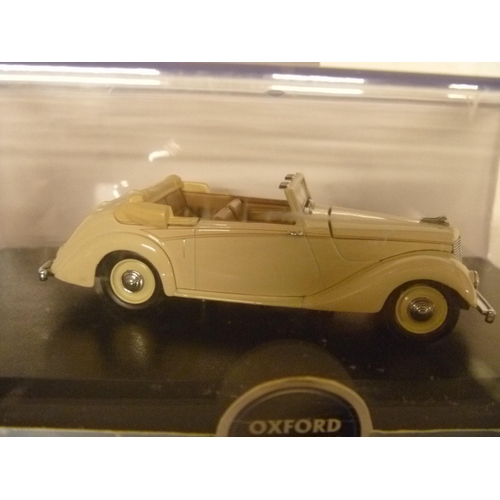 149 - SUPERB OXFORD DIECAST 1:43 SCALE CONTAINED IN RIGID PLASTIC DISPLAY CASE - MODEL OF AN ARMSTRONG SID... 