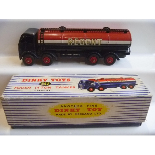 61 - DINKY TOYS SUPERTOYS FODEN TANKER REGENT - BOXED IN VERY GOOD CONDITION, COUPLE OF SMALL PUNCTURE HO... 