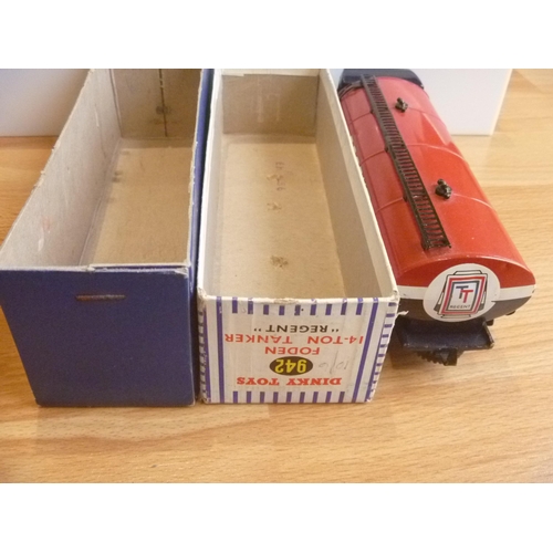 61 - DINKY TOYS SUPERTOYS FODEN TANKER REGENT - BOXED IN VERY GOOD CONDITION, COUPLE OF SMALL PUNCTURE HO... 