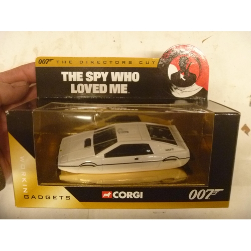 178 - CORGI TOYS JAMES BOND 007 LOTUS ESPRIT WITH GADGETS