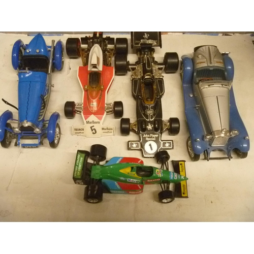 199 - GROUP OF LARGE SCALE DIECASTS BY CORGI AND BURAGO INCLUDING FORMULA 1 BUGATTI ETC