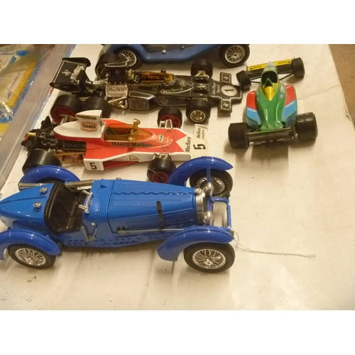 199 - GROUP OF LARGE SCALE DIECASTS BY CORGI AND BURAGO INCLUDING FORMULA 1 BUGATTI ETC