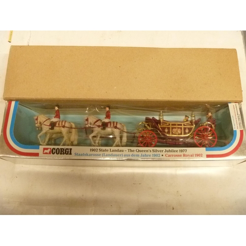 201 - CORGI TOYS STATE LANDAU 1977 QUEENS SILVER JUBILEE IN EXCELLENT CONDITION WITH ORIGINAL PROTECTIVE C... 