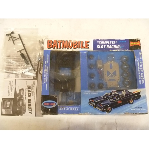 51 - POLAR LIGHT BATMAN'S BATMOBILE SLOT RACER - CONTENTS GOOD BUT BOX SHOWINGS SIGNS OF POOR STORAGE