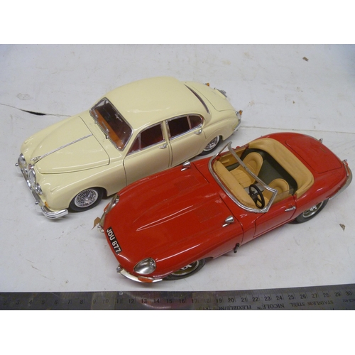 2 UNBOXED MAISTO JAGUAR + ANOTHER E TYPE (MISSING / BROKEN SCREEN SURROUND) BY BURAGO ITALY 1/18th MODELS