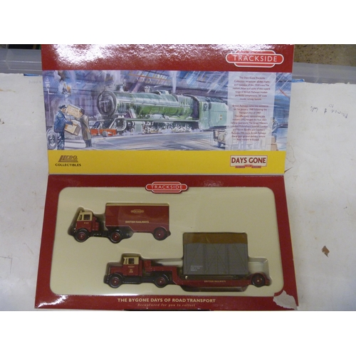 24 - RAILWAY INTEREST LLEDO TRACKSIDE MODELS GIFT SET