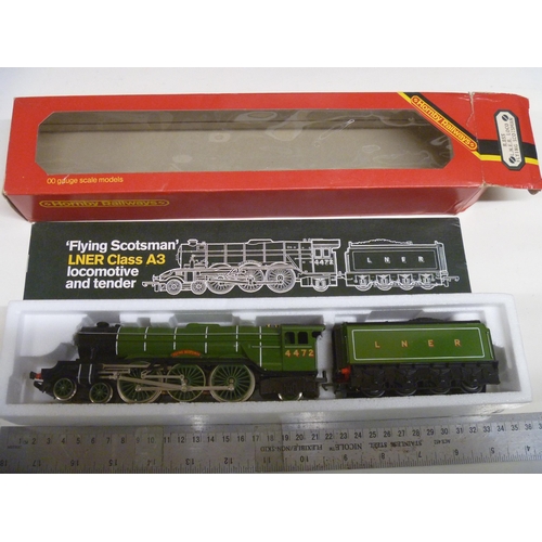 HORNBY RAILWAYS BOXED FLYING SCOTSMAN LOCOMOTIVE - IN VERY GOOD CONDITION, APPEARING TO HAVE HAD LITTLE OR NO USE BUT IS UNTESTED. THE LOCO IS FROM THE 1970'S SO WILL MORE THAN LIKELY NEED A SERVICE TO ACHIEVE OPTIMUM PERFORMANCE.