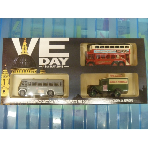 16 - LLEDO DAYS GONE MODEL GIFT SET IN VERY GOOD CONDITION - V.E. DAY