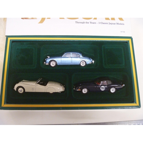 41 - CORGI JAGUAR 3 CAR GIFT SET