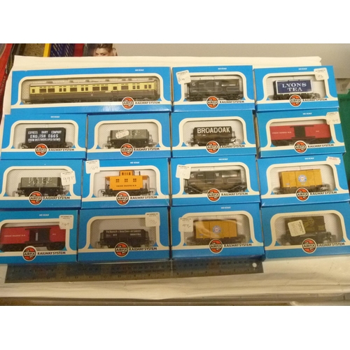 QTY ROLLING STOCK - CONTENT APPEAR TO HAVE HAD LITTLE OR NO USE AIRFIX