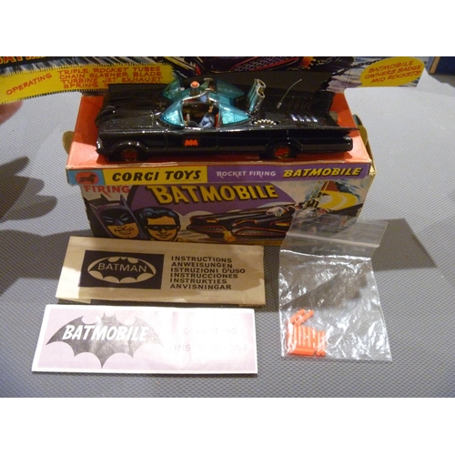 11 - CORGI TOYS ORIGINAL BATMOBILE 267 MADE IN ENGLAND
