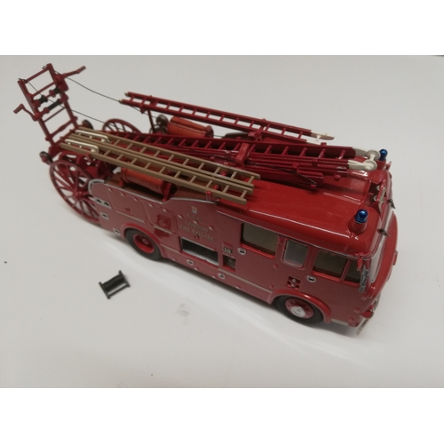 10 - JM TOYS LIMITED EDITION FIRE BRIGADE MODELS WHITE METAL DENNIS PUMP ESCAPE - EXQUISITE DETAIL