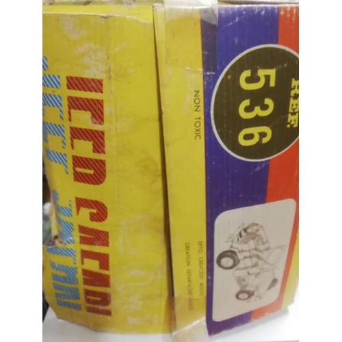 42 - MOLTO SPAIN - KENYA SAFARI JEEP - LARGE SCALE PLASTIC VEHICLE - BOXED - LACKS STEERING WHEEL