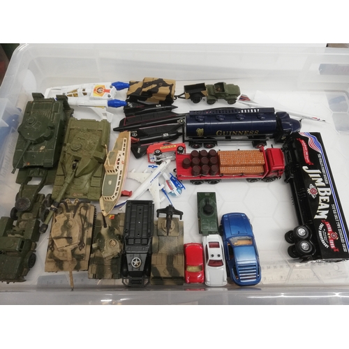 GROUP OF UNBOXED DINKY CORGI AND MATCHBOX MODELS MOSTLY IN VERY GOOD CONDITION