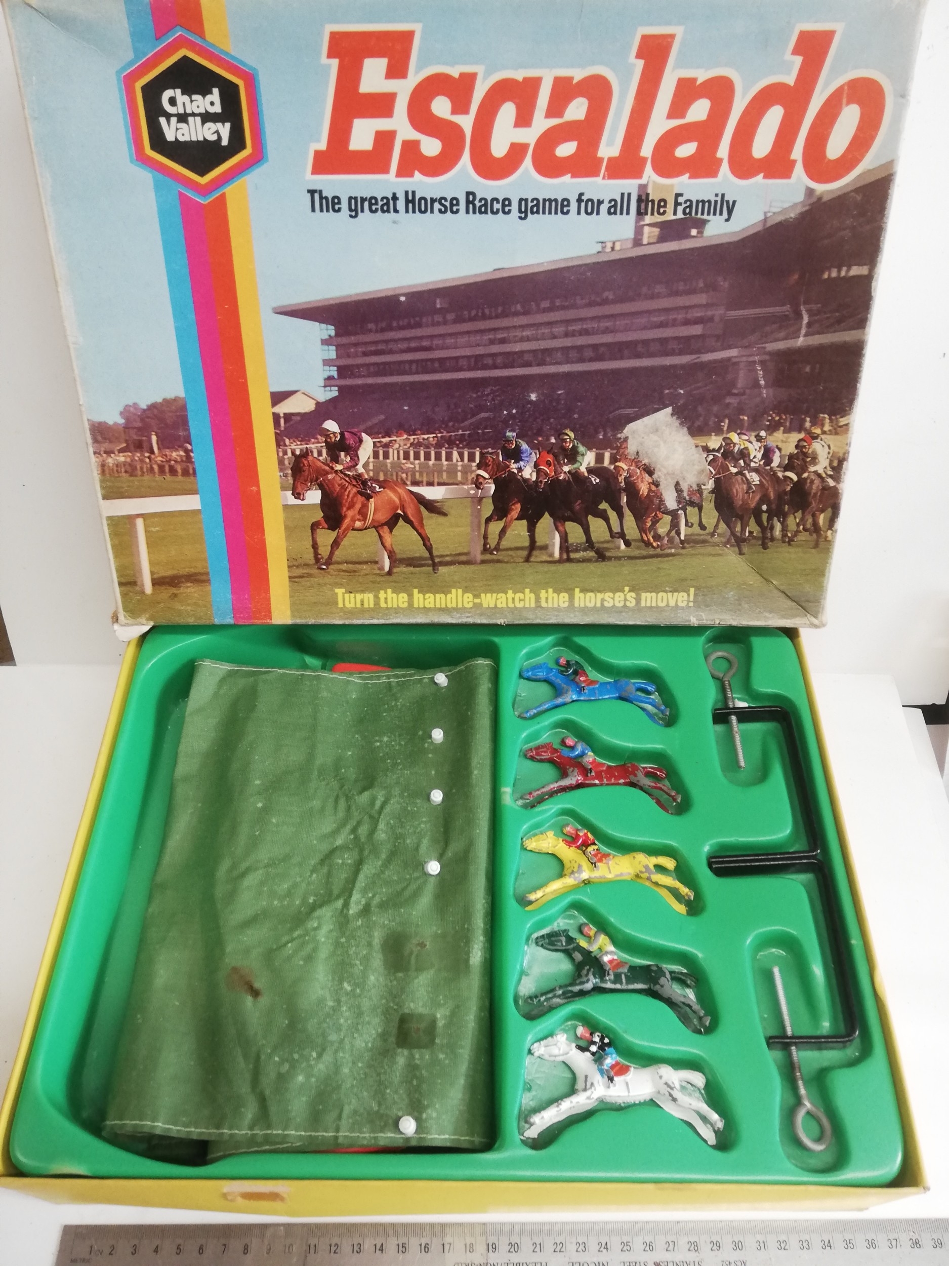 ESCALADO HORSE RACING GAME