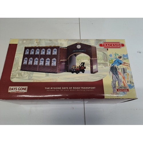 Lot 32        