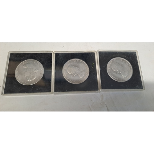 8 - 3 x SIR WINSTON CHURCHILL COMMEMORATIVE CROWNS 1965
