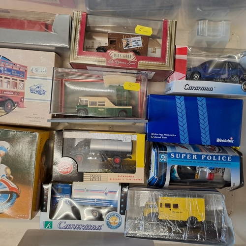 51 - 16 BOXED MODELS INCLUDING EFE CORGI CARARAMA AND OXFORD