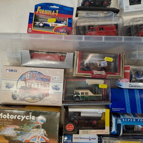 51 - 16 BOXED MODELS INCLUDING EFE CORGI CARARAMA AND OXFORD