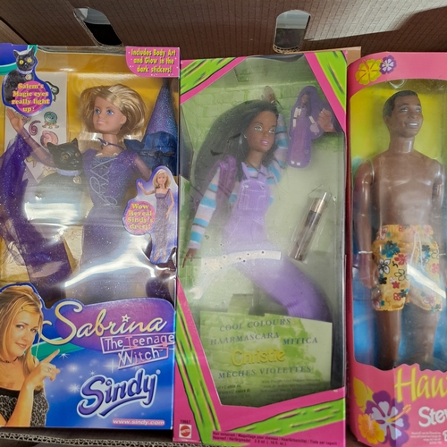 VINTAGE DOLLS SINDY + 2 BARBIE BY MATTEL