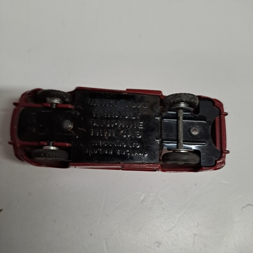 30 - ORIGINAL MECCANO DINKY TOYS RENAULT DAUPHINE TAXI