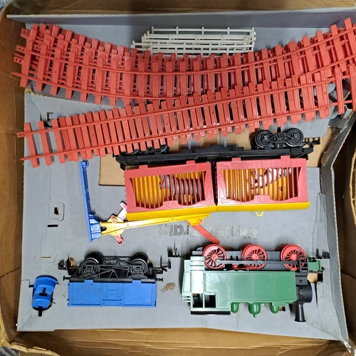 2 - RARE TRIANG BIG BIG TRAIN ZOO TRAIN SET - BOX POOR