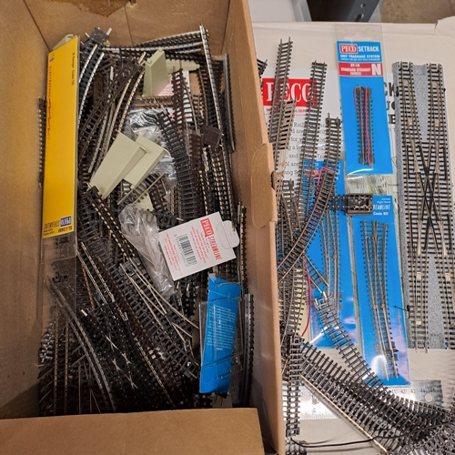 5 - BOX OF PECO MOSTLY N GAUGE TRACK AND POINTS