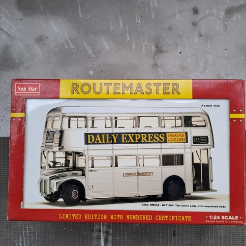SUNSTAR LT ROUTEMASTER BUS SILVER DAILY EXPRESS - ACCESSORIES PACKET MISSING  - BOX HAS COME APART ALONG GLUE LINE