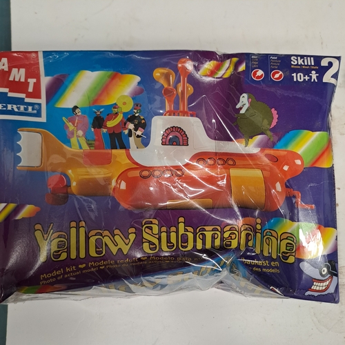 133 - AMT ERTL SEALED YELLOW SUBMARINE KIT (BOX BADLY SQUASHED)