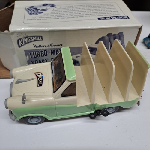 135 - KINGSMILL TOAST RACK - WALLACE AND GROMIT