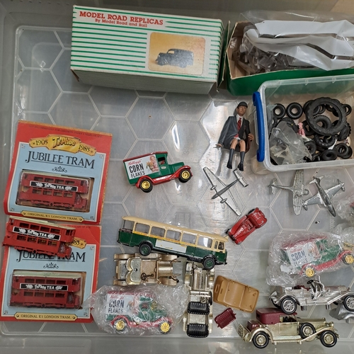 157 - MATCHBOX GIFTWARE DINKY TOYS WHITE METAL KITS PARTS INCOMPLETE