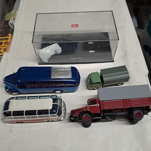 84 - 4 SCHUCO MODELS