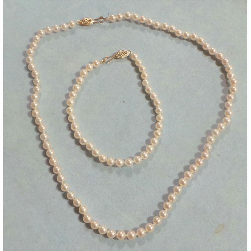 190 - Cultured Pearl Necklet and Matching Bracelet both with 9ct Clasps