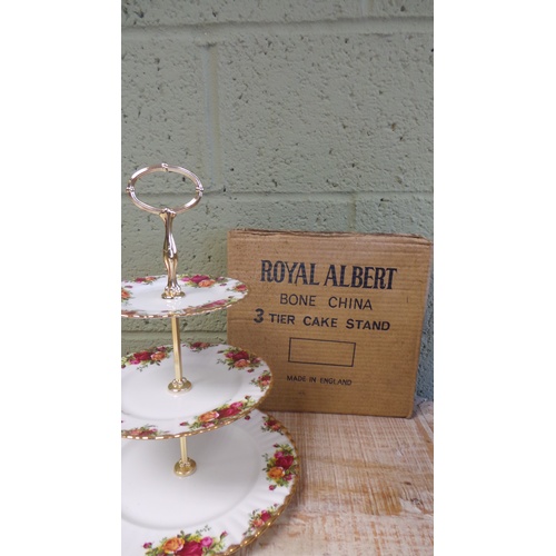 430 - Royal Albert Old Country Rose Cake Stand and 2 Plates