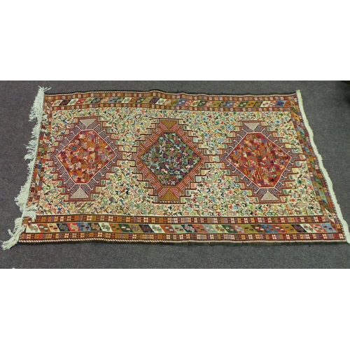 65 - Carpet Square, 190cm x 114cm