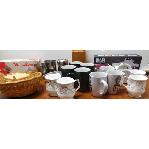 77 - Assorted Lot of Kitchware